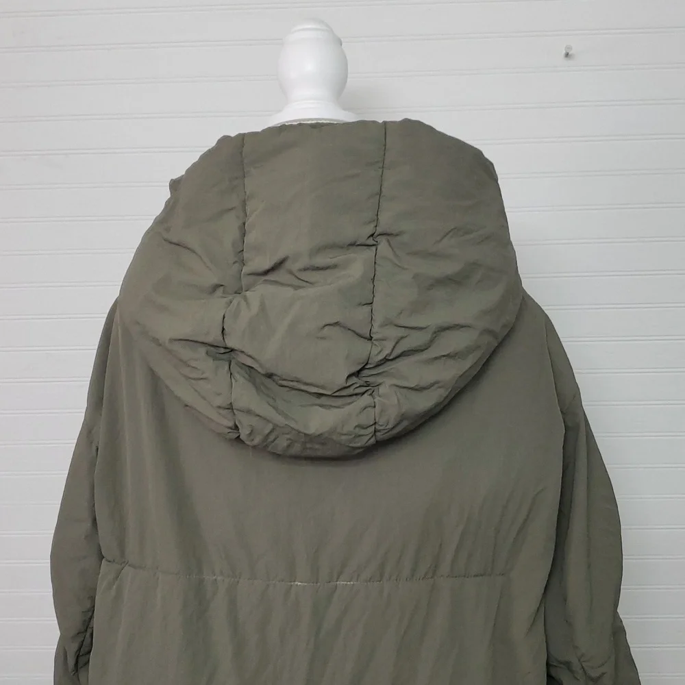 ASOS Design Olive Green Puffer Jacket. Medium.